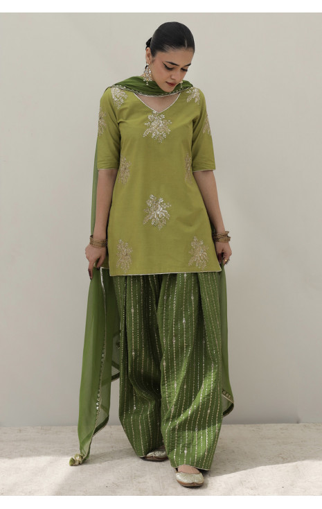 Monotone Green Outfit